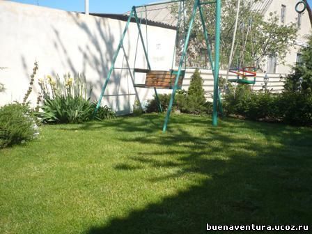 ГОСТЕВОЙ ДОМ детская площадка в Николаевке
